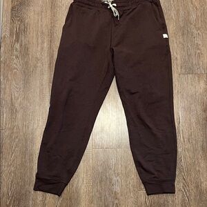 Vuori Performance Joggers Java Color in Regular Length